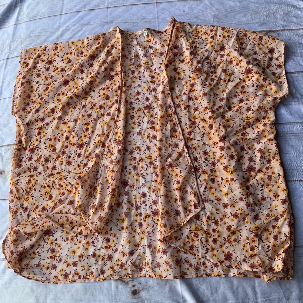 Mileage Open Front Flowy Apricot and Burgundy Floral Cardigan Size Medium